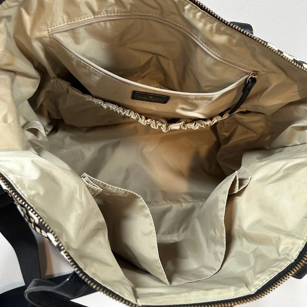 Kate Spade / Diaper Bag & Matching Wallet - Picture 16 of 16